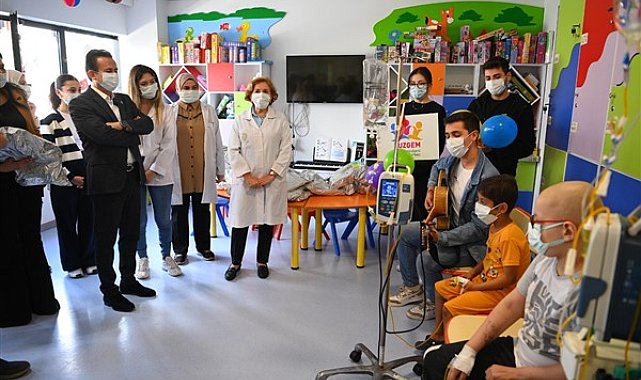 Tuzla Belediyesi Gençlik Merkezi'nden Lösemili çocuklara moral