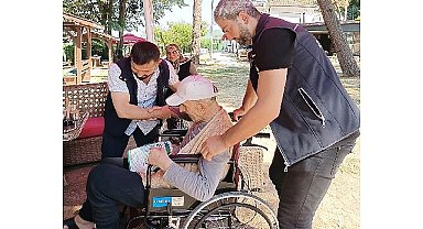 Üç yıl sonra evinden çıktı 