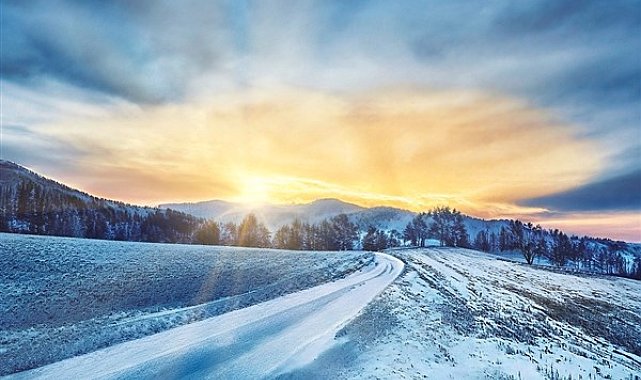 Ukrayna’daki olumsuz hava koşulları elektrik kesintilerine neden oldu