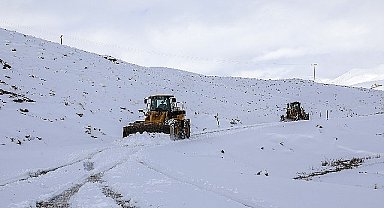 Van Büyükşehir Belediyesi'nin karla mücadele mesaisi başladı
