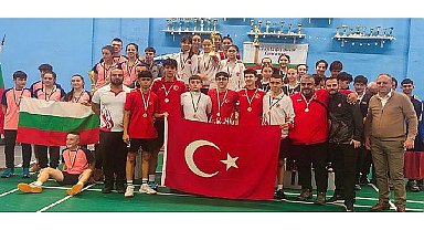15 yaş altı badminton millilerimiz balkan şampiyonu oldu 