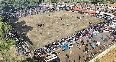 25.Geleneksel pelitköy deve güreşleri nefes kesti 