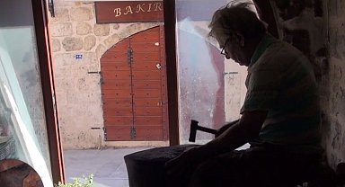 70 yıldır şekil veriyorlar... Teknoloji sanatlarını ellerinden aldı!