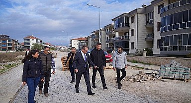 Ayvalık'ta doğalgazın yollarda yarattığı tahribat hızlı bir şekilde onarılıyor 