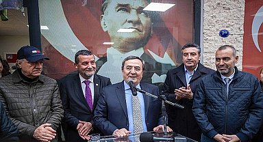 Başkan Batur'a miting gibi karşılama