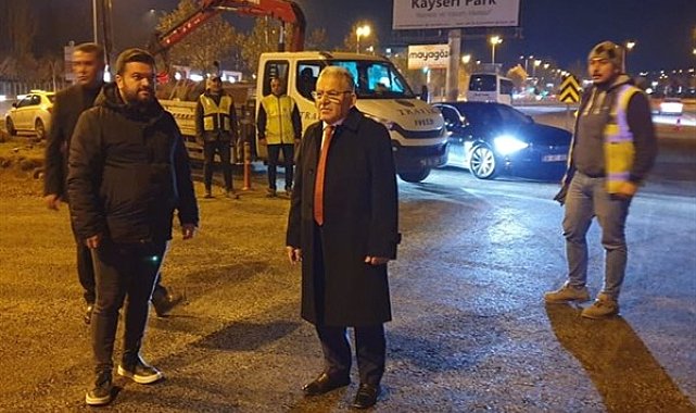 Başkan Büyükkılıç, Üniversite Kavşağı’ndaki düzenleme çalışmalarını inceledi