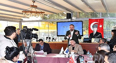 Başkan Gümrükçü'den 5 Yıl Değerlendirmesi Başkan Gümrükçü Basın Mensuplarıyla Buluştu