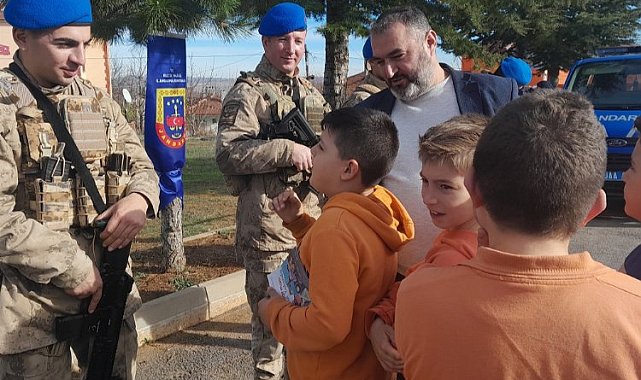 Bilecik'te 400 minik öğrenciye Jandarma sevgisi aşılandı
