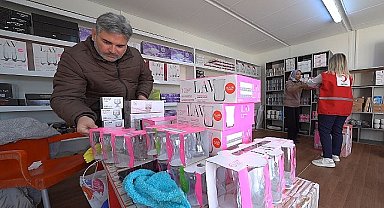 Depremzede esnaf Kızılay'la işine devam ediyor