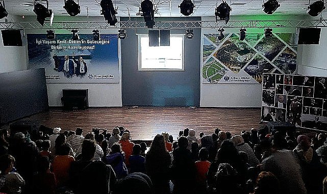 Didim'de çocuklar için sinema günleri devam ediyor