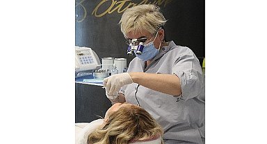Dijital diş hekimliği ile biyolojiyi koruyan implant 