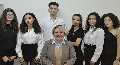 Egeli genç iletişimcilerden “İletişim Serüveni