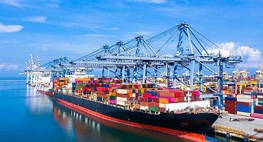 Ege'nin 10 aylık dış ticaret fazlası 8 milyar doları aştı