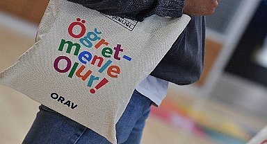 Eğitim dünyasının önemli isimleri ve deprem bölgesinde görev yapan öğretmenler 9.ÖRAV Eğitim Şenliği için Gaziantep'te bir araya geldi