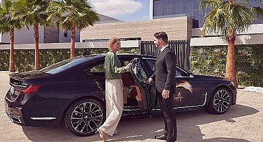 Emirates, First ve Business Class Yolcuları için Tokyo-Haneda'da Özel Şoförlü Transfer Hizmetini yeniden başlatıyor