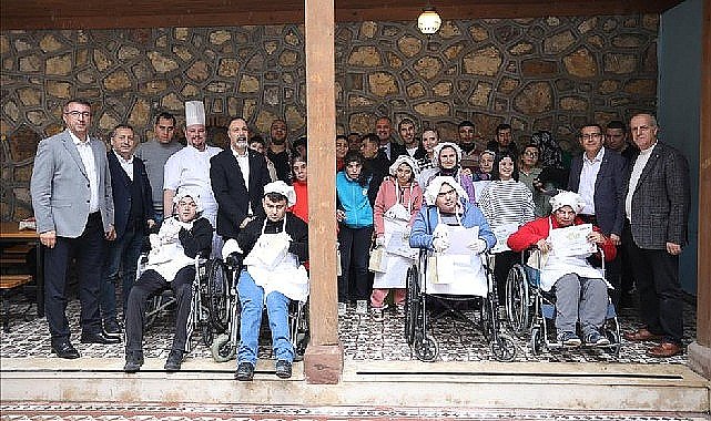 Engelsiz Şefler Maharetlerini Mutfakta Sergiledi
