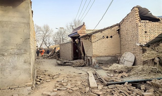 Gansu'daki depremde 111 ölü, Xi'den acil yardım talimatları
