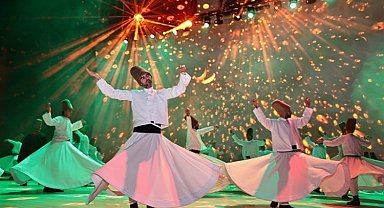 Hz. Mevlana'ya görkemli anma