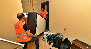 İzmir'de öğrenim gören üniversitelilere nakliye desteği sürüyor