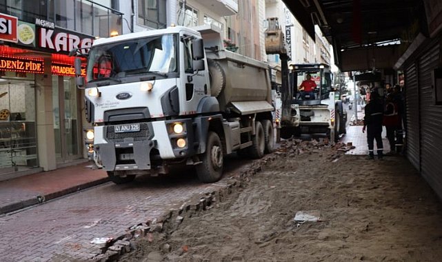 İzmit'in o caddesi öz kaynaklarıyla yenileniyor