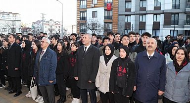 Kaymakam Özyiğit ve Başkan Büyükgöz bayrak töreninde