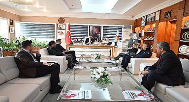 Kemer Belediyesi'nden futbolculara malzeme desteği