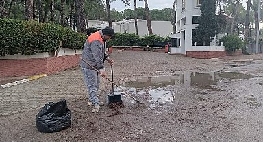Kemer'de temizlik çalışmaları devam ediyor