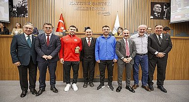 Kemeraltı esnafından 2024'te katı atık bedeli alınmayacak