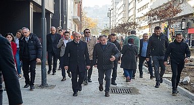 Kemeraltı'nın ana caddeleri göz kamaştıracak