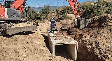 Kiraz'da derelerden 4 bin 320 ton atık çıkarıldı