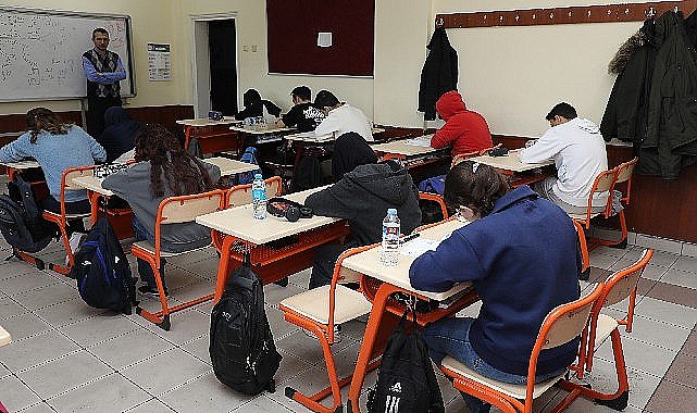 Konya Büyükşehir 86 Bin Öğrenciye LGS ve TYT Sınavı Yapıyor