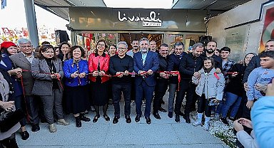 Livaneli'den Başkan Sandal'a övgü:
