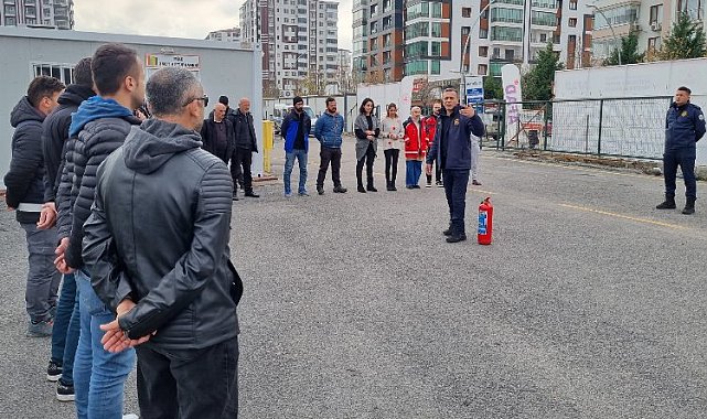 Malatya İtfaiyesi'nden konteyner kentlere yangın eğitimi