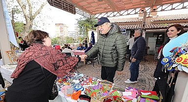 Narlıdere'nin yeni yıl pazarına büyük ilgi