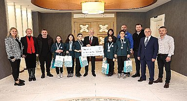 Nilüfer'in genç yüzücüleri başarılarıyla gururlandırdı