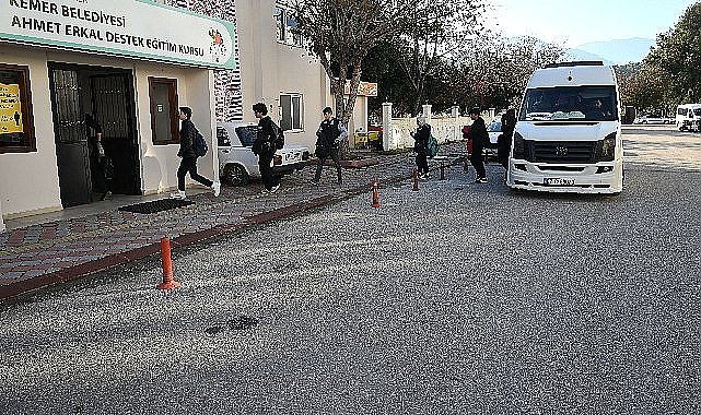 Öğrencilerden Başkan Topaloğlu'na ücretsiz servis teşekkürü