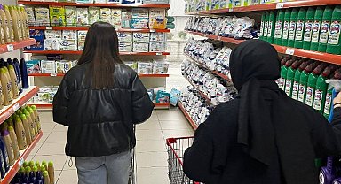 Öğrencilerin imdadına Sosyal Market yetişiyor