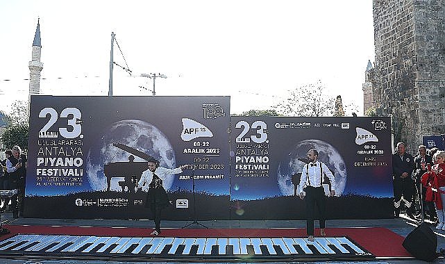 Piyano sihirbazları Antalya ve Alanya'da gösteri yaptı