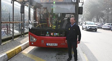 Rahatsızlanan yolcuyu hastaneye yetiştirdi