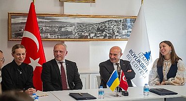 Rusya ve Ukrayna savaşı sırasında imzalanan ilk sözleşme İzmir'den İzmir ile Çernivtsi arasında kardeşlik anlaşması