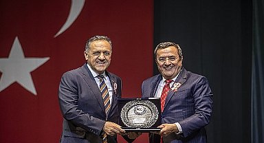 Spora emek verenler ödüllendirildi 