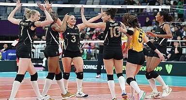 VakıfBank, Kulüpler Dünya Şampiyonası'nda üst üste 3. kez finalde!