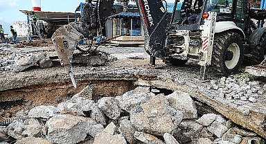 Yat Limanı'nda fırtına sonrası onarım çalışmaları devam ediyor