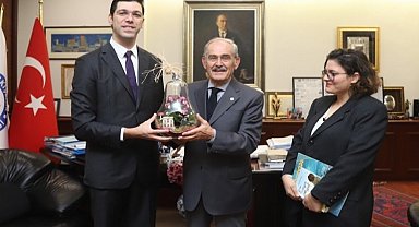 Yılmaz Büyükerşen'i duygulandıran ziyaret