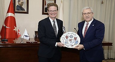 AB Türkiye Delegasyonu Başkanı Büyükelçi Nikolaus Meyer- Landrut, Ege Üniversitesini ziyaret etti