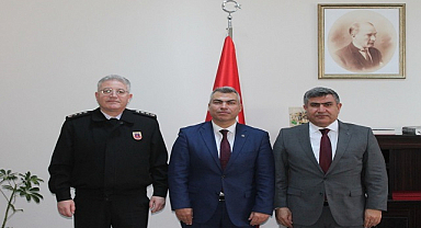 Afyonkarahisar İl Emniyet Müdürü Mahmut Ay ile İl Jandarma Komutanı Tolga Yağan’dan, Cumhurbaşkanlığı İletişim Başkanlığı Bölge Müdürü Uğur Ülgen’e nezaket ziyareti.