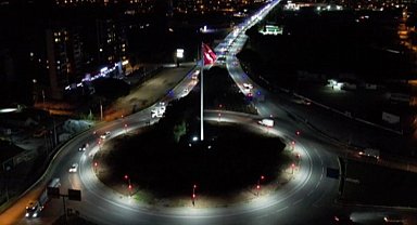 Akhisar'da caddeler aydınlanıyor