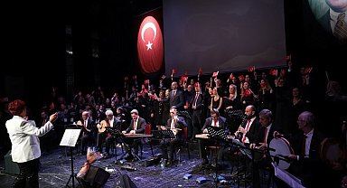 Atatürk'ün sevdiği şarkıları TEV Kocaeli Korosu seslendirdi