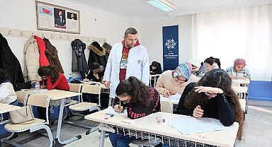 Aydın Büyükşehir Belediyesi memur adaylarının yanında 