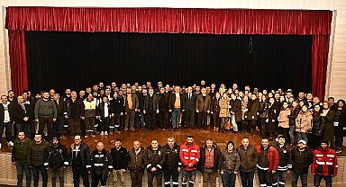 Belediyemizde hizmet veren emekçilerimizin her zaman yanındayız 